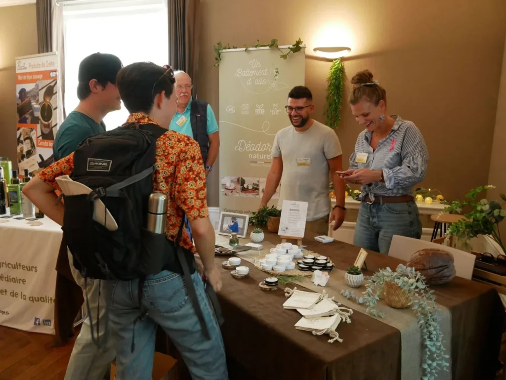 Stand de l'exposant "Un battement d'aile" lors du Greener Festival 2023 au Chateau de Monchat